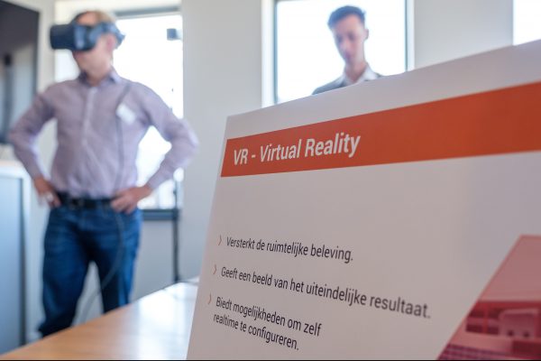 VR